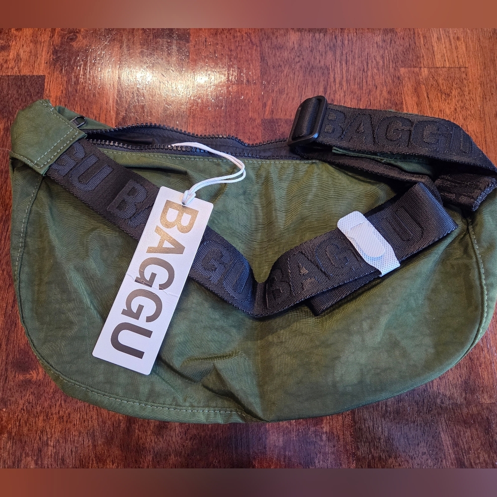 NWT BAGGU Bay Laurel Green Crossbody Bag